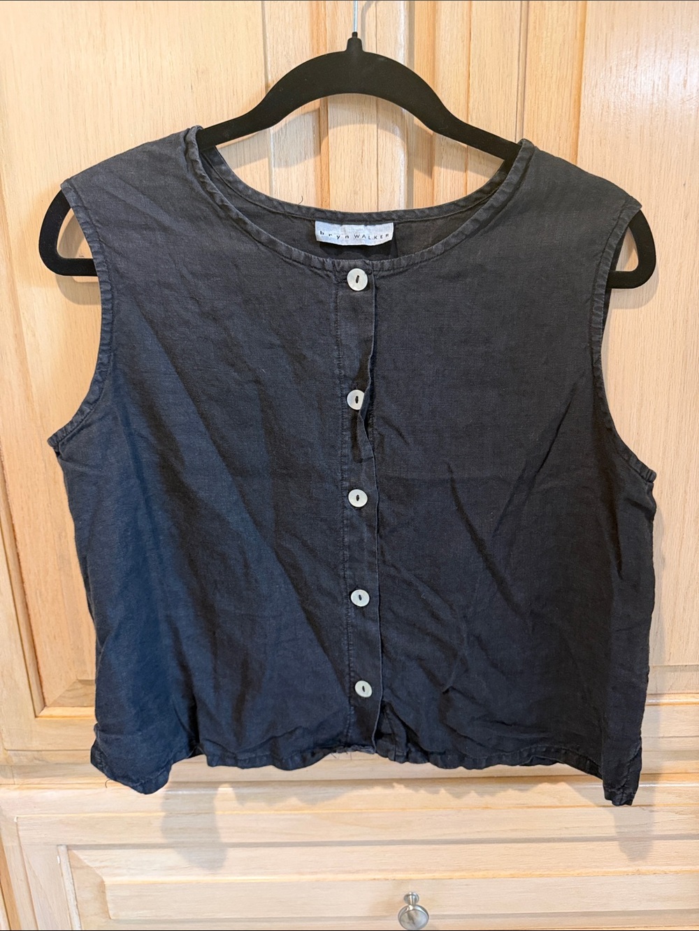 bryn Walker Black Button-Front Sleeveless Tank
